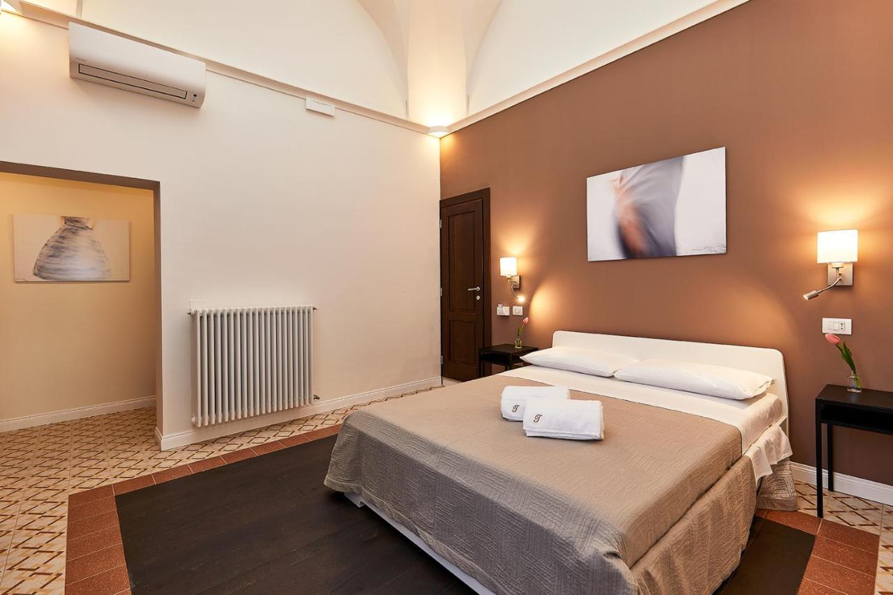 Donna Teresa Lecce
